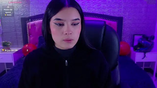 Natalie loffreda online show from March 6, 3:03 am