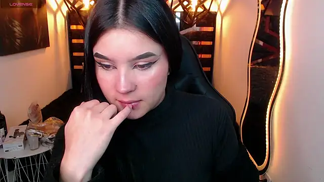 Natalie loffreda online show from April 7, 7:47 pm