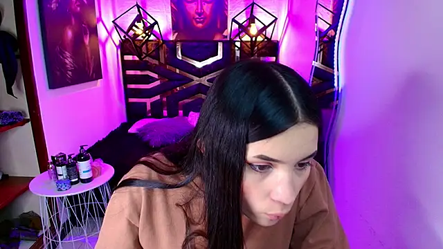 Natalie loffreda online show from June 6, 8:13 pm