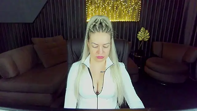 Anna Snows online show from April 18, 5:33 am