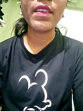 Snapshot of Telugu___Sexygirl___Naidu chatting on June 23, 4:54 am Telugu Sexygirl Naidu online show from June 23, 4:54 am