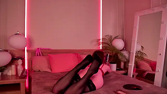 RoxyDoll  online show from October 8, 4:37 pm