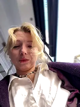 EveLittleSinner online show from September 28, 8:42 am