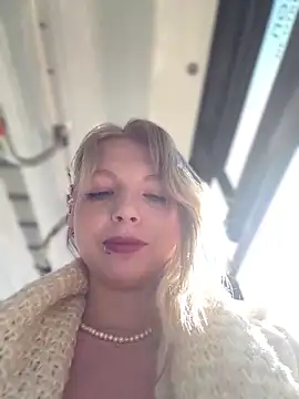 EveLittleSinner online show from September 30, 8:52 am