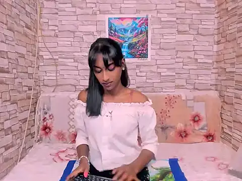 Snapshot of indiansunglaze4u69 chatting on July 6, 3:25 pm indiansunglaze4u69 online show from July 6, 3:25 pm
