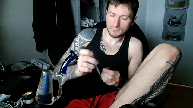 th1  online show from April 1, 10:16 am