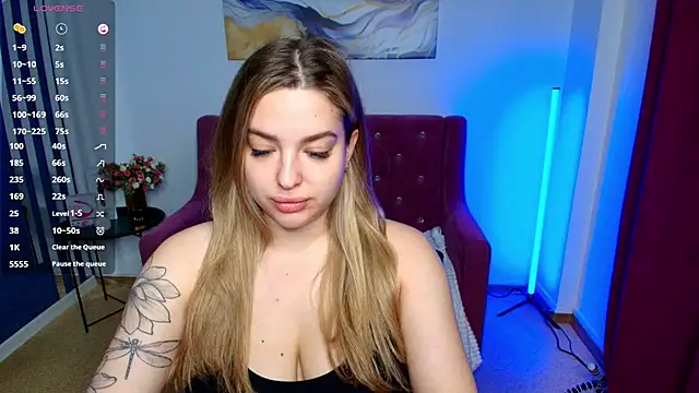 Snapshot of Emma__Ross chatting on May 10, 2:06 am Emma Ross online show from May 10, 2:06 am