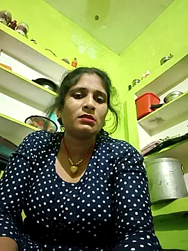 Hot-piuy online show from September 15, 6:30 pm