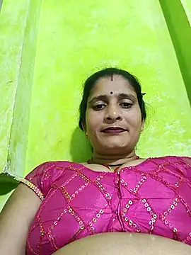 Hot-piuy online show from October 31, 5:03 pm