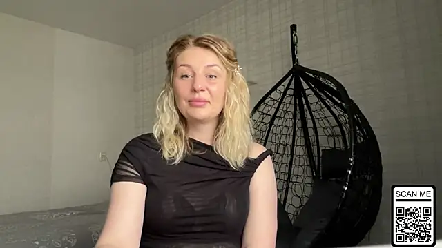 Blondie xoxoxo online show from April 21, 9:15 am