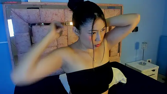 LICKY LOV online show from November 7, 3:17 am