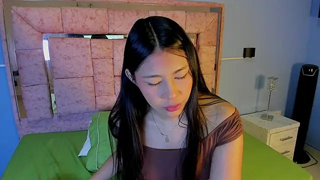 LICKY LOV online show from November 15, 3:15 am