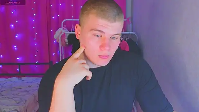 kittenmurr online show from February 21, 8:21 pm