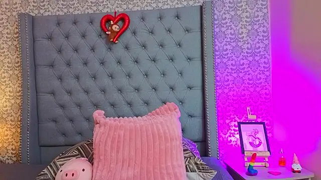 Abby roussee online show from February 25, 8:29 pm