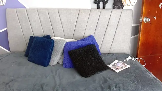 Snapshot of NatiHoran chatting on November 28, 11:51 pm NatiHoran online show from November 28, 11:51 pm