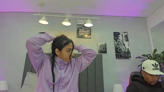 violet and myers online show from October 20, 11:43 am