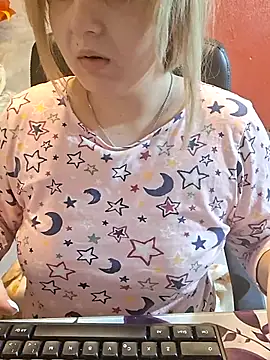 qSensi online show from November 28, 10:12 pm