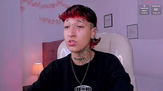 Luci Rose online show from April 5, 9:45 pm