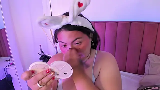 Tessa Sinclaire online show from March 19, 8:46 pm