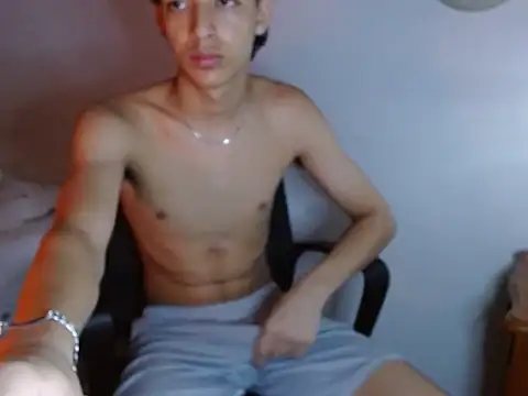 Snapshot of Xtremeplay_18 chatting on September 27, 10:48 pm Xtremeplay 18 online show from September 27, 10:48 pm