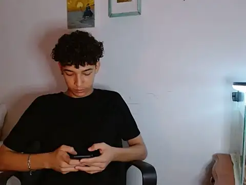 Snapshot of Xtremeplay_18 chatting on September 30, 5:12 am Xtremeplay 18 online show from September 30, 5:12 am