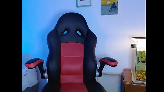 Snapshot of Xtremeplay_18 chatting on October 16, 8:10 pm Xtremeplay 18 online show from October 16, 8:10 pm