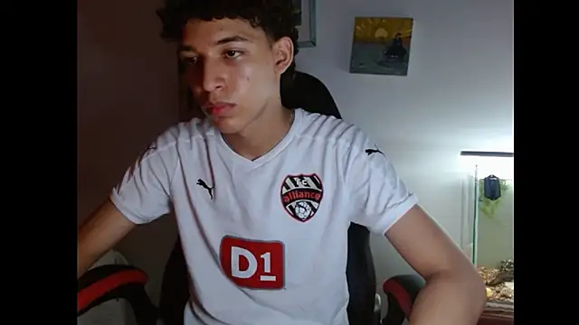 Snapshot of Xtremeplay_18 chatting on October 21, 10:21 pm Xtremeplay 18 online show from October 21, 10:21 pm