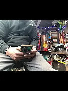 twistafatpipe online show from January 11, 1:05 pm