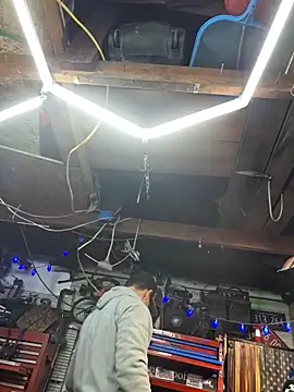 twistafatpipe online show from February 7, 11:30 pm