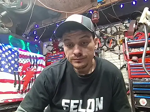 twistafatpipe online show from March 20, 7:57 am