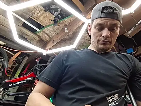 twistafatpipe online show from March 26, 5:40 pm