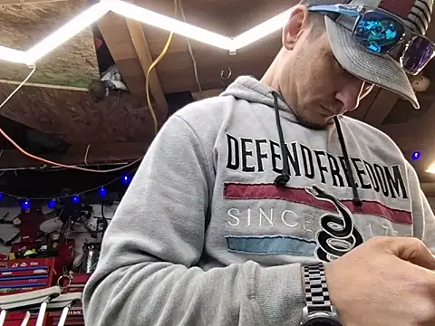 twistafatpipe online show from March 27, 7:02 pm