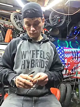 twistafatpipe online show from April 5, 9:01 pm