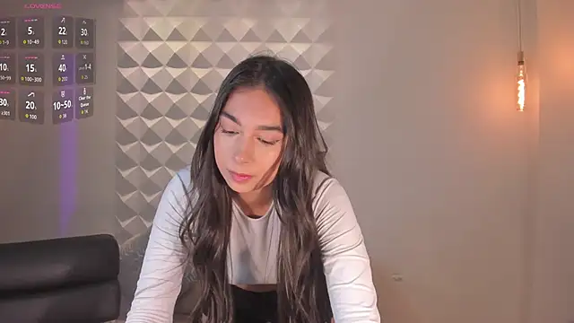 VeronicaBlue online show from September 14, 11:20 am