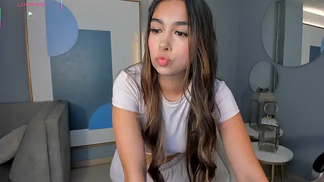VeronicaBlue online show from June 29, 10:10 am