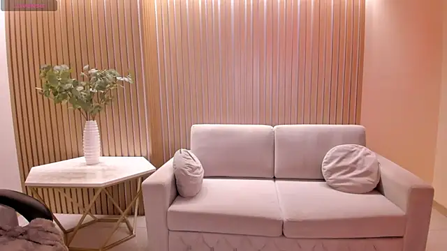 VeronicaBlue online show from June 30, 9:43 am