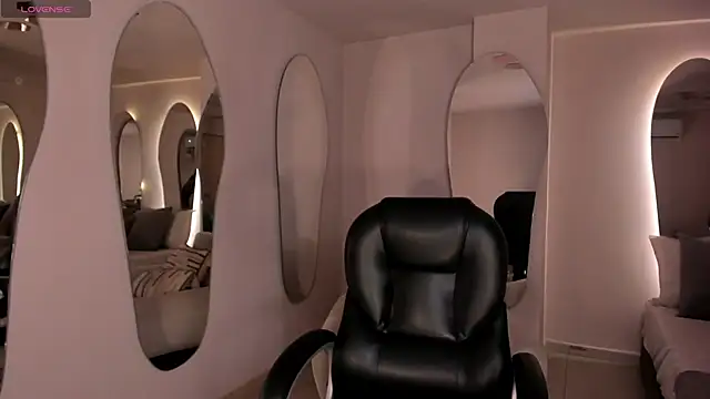 AmberColors  online show from November 18, 7:18 pm