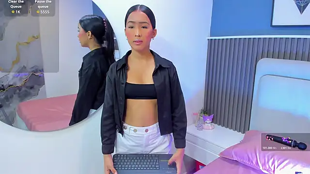 Snapshot of lily__star chatting on November 10, 3:16 am lily star online show from November 10, 3:16 am