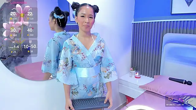 Snapshot of lily__star chatting on November 30, 3:21 am lily star online show from November 30, 3:21 am