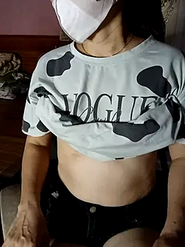 Snapshot of Hold888 chatting on September 11, 5:18 am Hold888 online show from September 11, 5:18 am