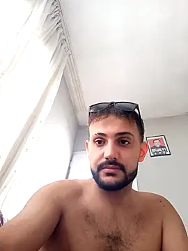 Snapshot of Muratcan33 chatting on October 14, 11:44 am Muratcan33 online show from October 14, 11:44 am
