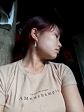 Snapshot of EllyBaby20 chatting on October 15, 7:41 am EllyBaby20 online show from October 15, 7:41 am