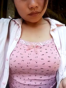 EllyBaby20 online show from April 7, 2:45 am