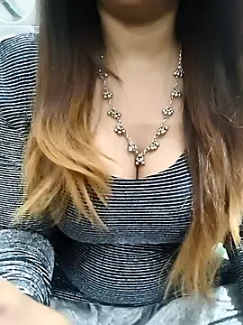 Snapshot of siya00 chatting on December 2, 6:47 pm siya00 online show from December 2, 6:47 pm