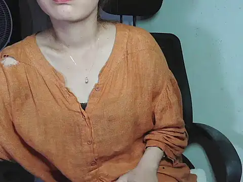 B-e-l-l-e online show from March 6, 10:34 am