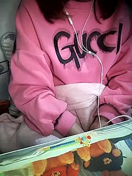 Snapshot of Kuncute chatting on December 15, 5:55 am Kuncute online show from December 15, 5:55 am