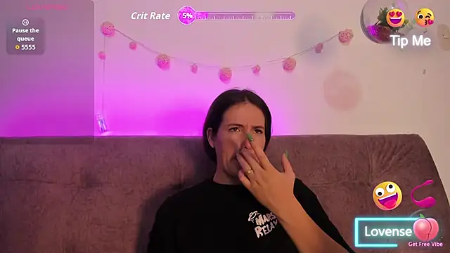 Snapshot of katalella_brown1 chatting on October 17, 11:46 am katalella brown1 online show from October 17, 11:46 am