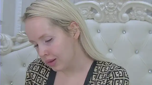 EllieFrosty  online show from April 18, 10:10 pm