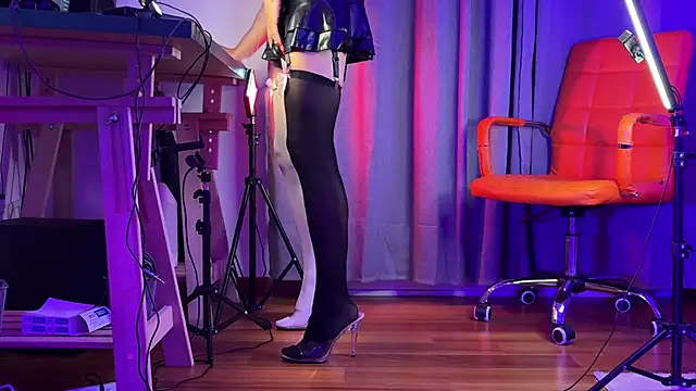 utopia2025 online show from October 17, 8:11 pm