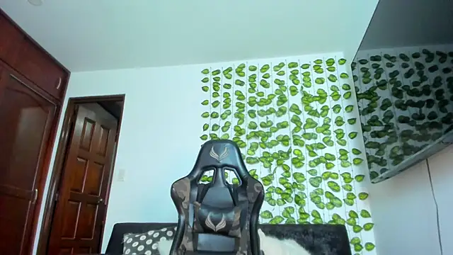 Snapshot of Lyath_Vega chatting on June 2, 12:51 pm Lyath Vega online show from June 2, 12:51 pm